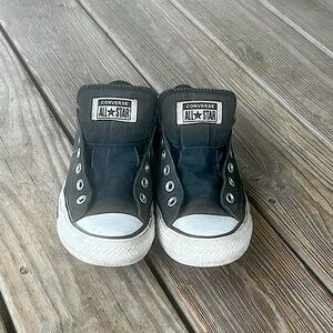 Woman converse shoes